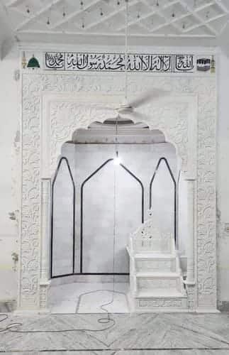 المسجد · 03