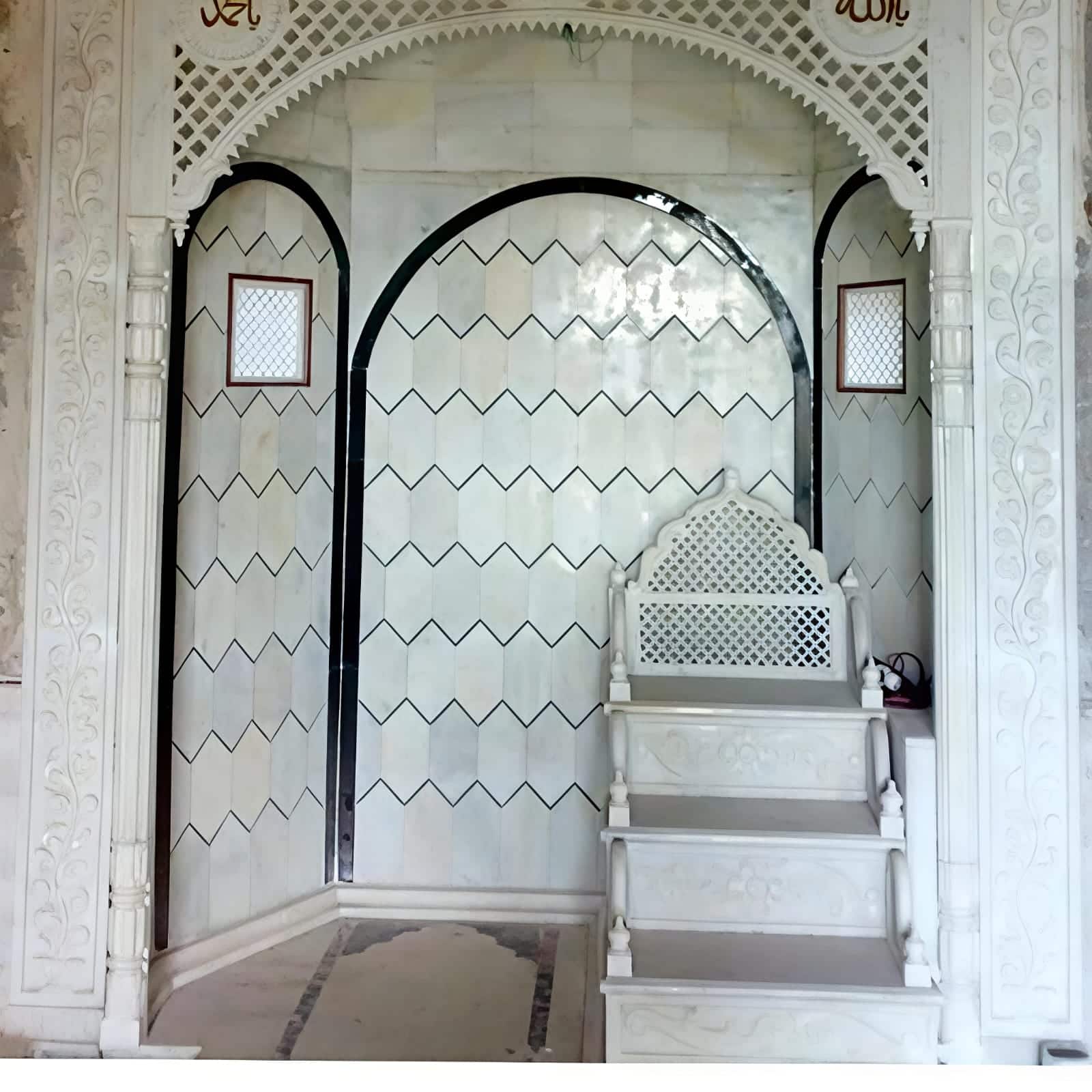 المسجد · 05